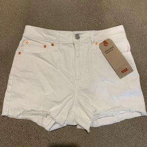 WHITE LEVIS HIGH RISE SHORTS *never worn*